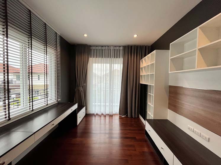 House with Shared Pool in Sukhumvit 